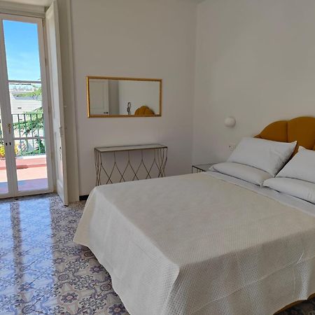 Casa Enzina Hotel Sorrento Bagian luar foto
