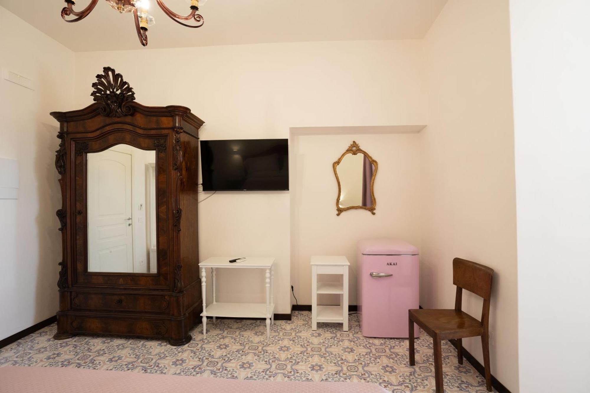 Casa Enzina Hotel Sorrento Bagian luar foto