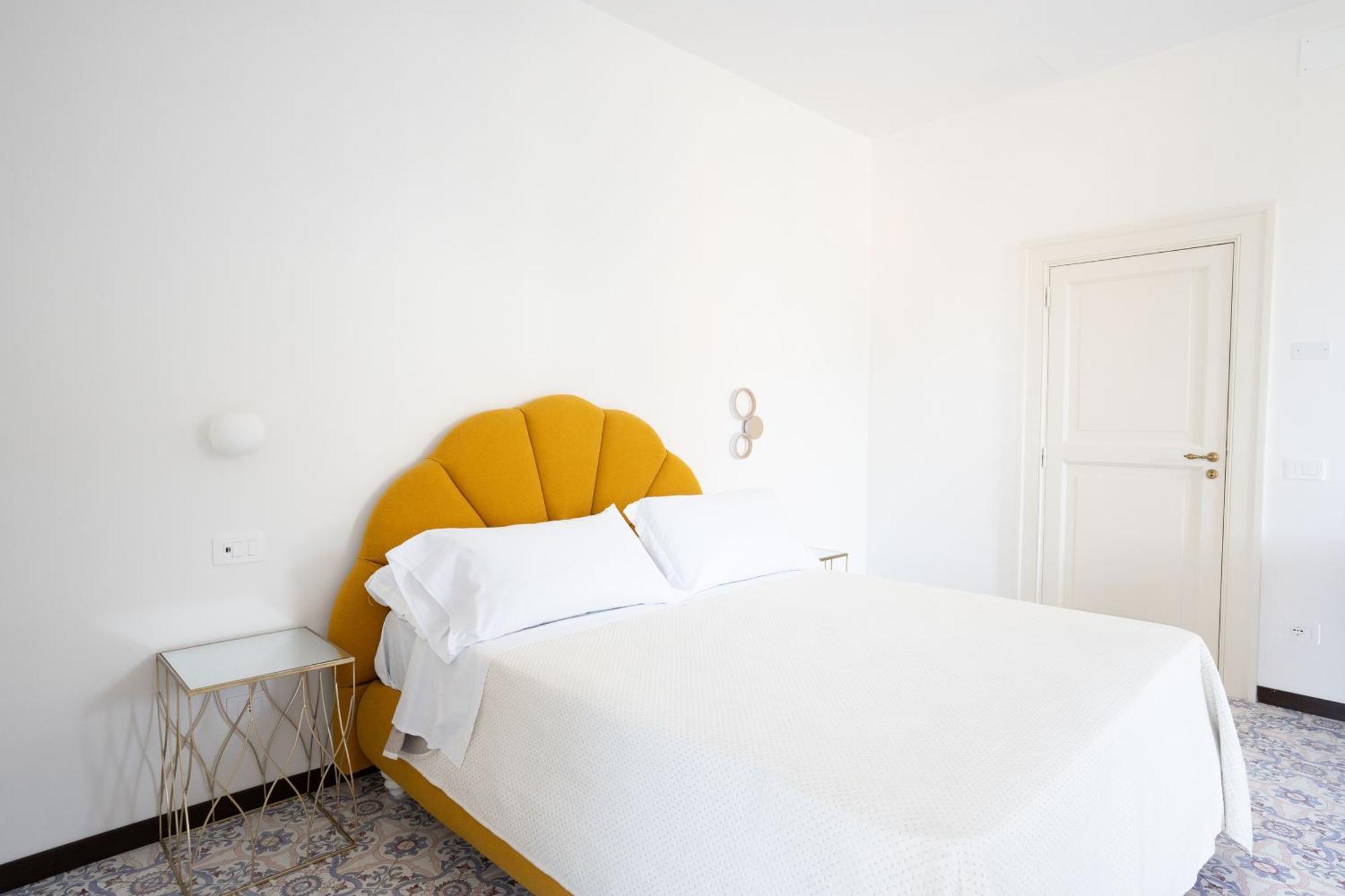 Casa Enzina Hotel Sorrento Bagian luar foto