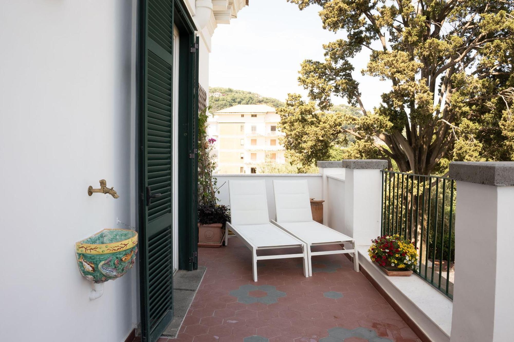 Casa Enzina Hotel Sorrento Bagian luar foto