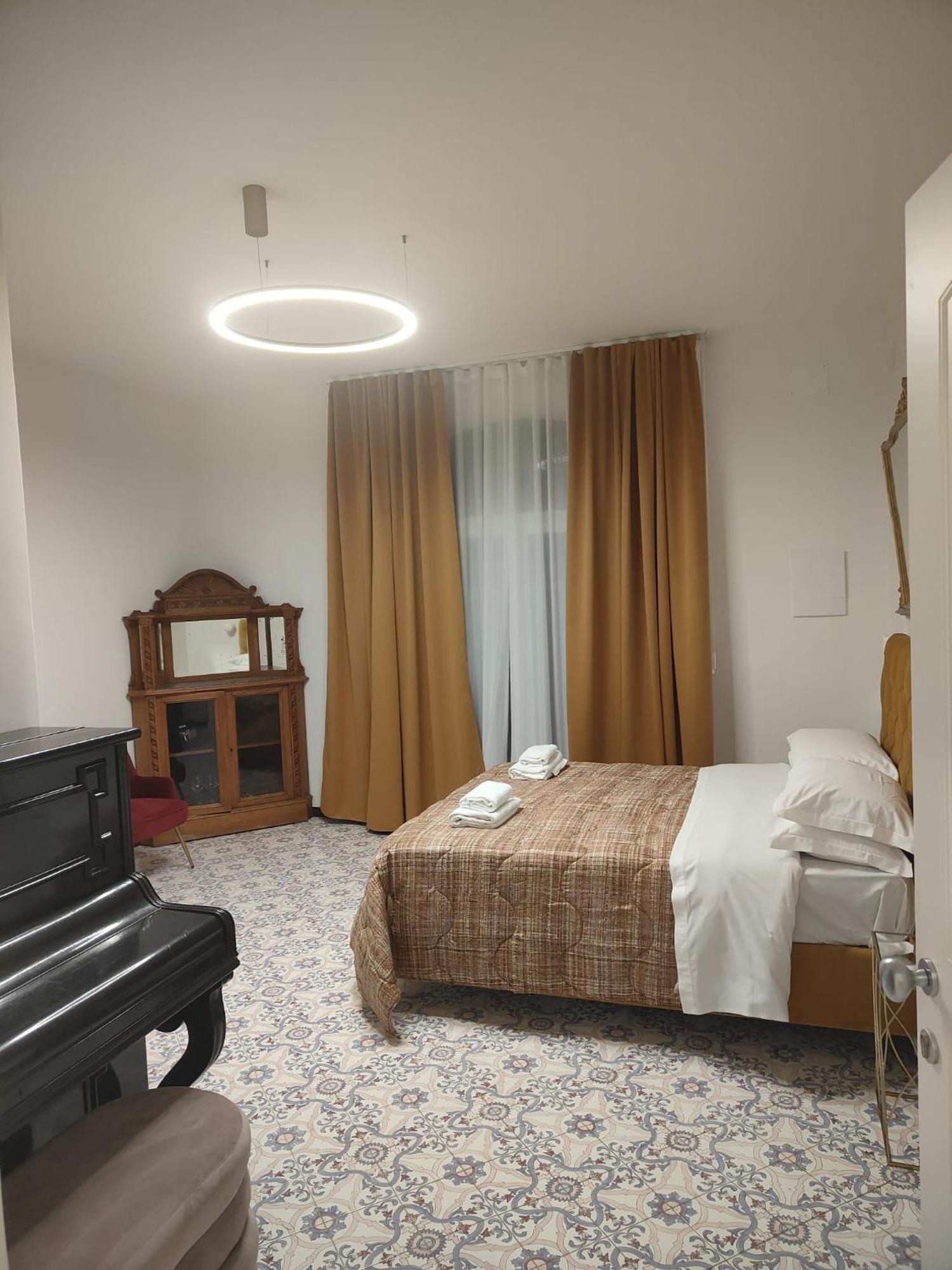 Casa Enzina Hotel Sorrento Bagian luar foto