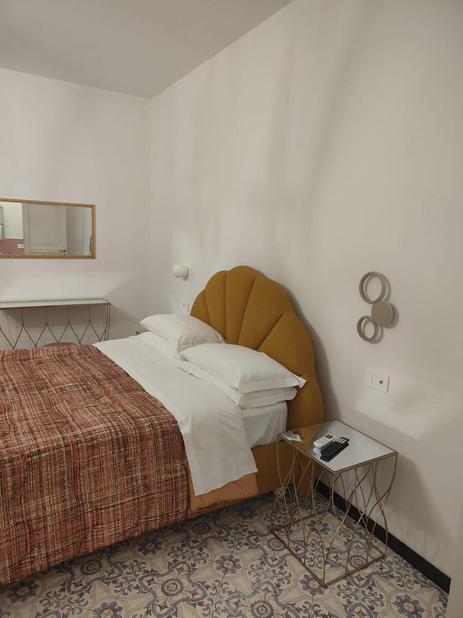 Casa Enzina Hotel Sorrento Bagian luar foto