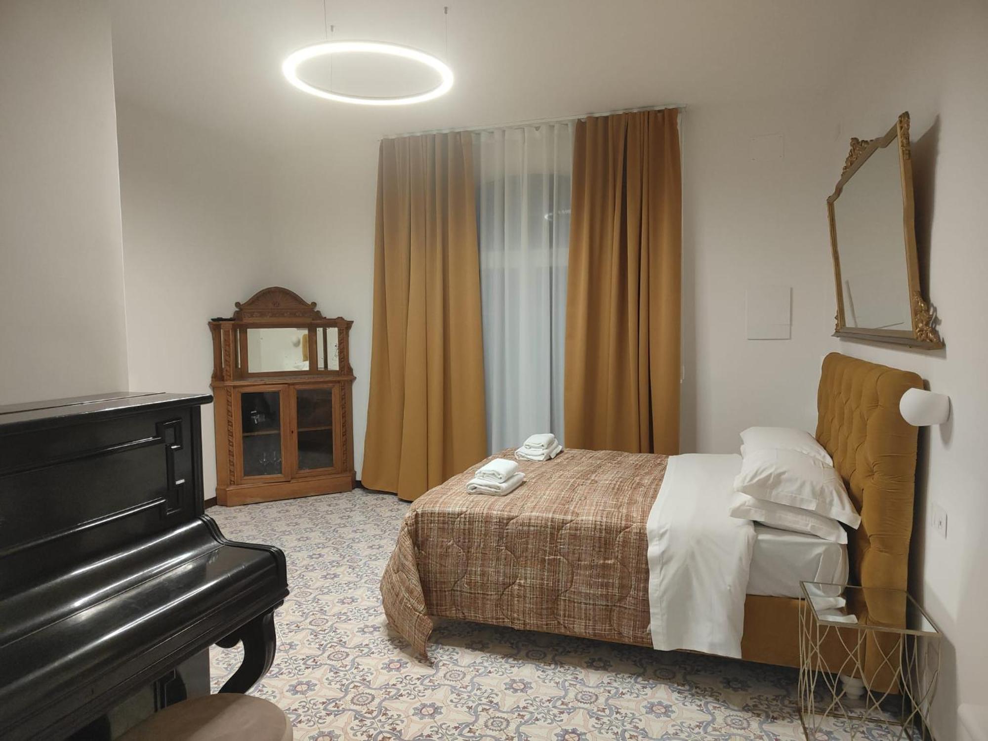 Casa Enzina Hotel Sorrento Bagian luar foto