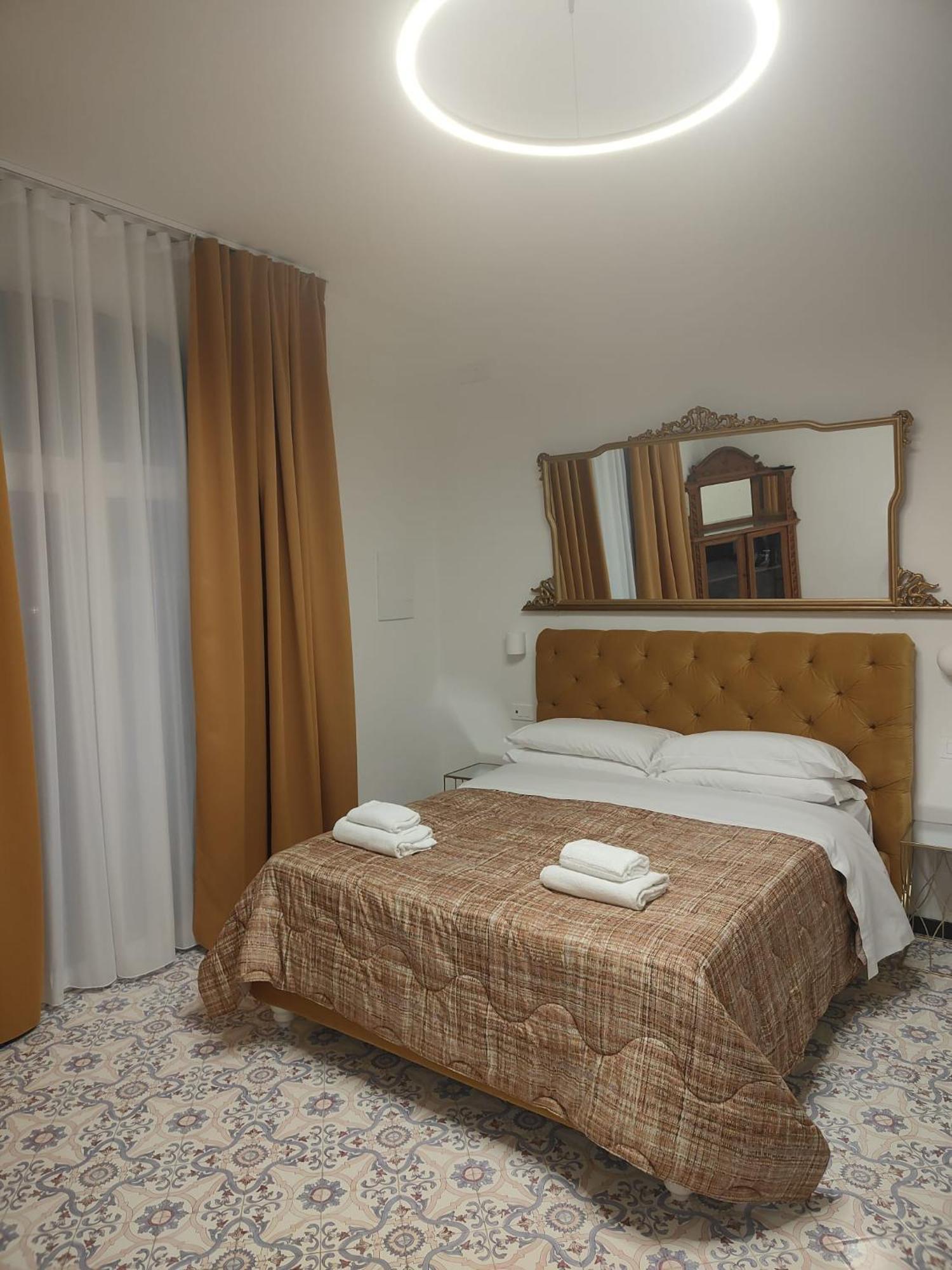 Casa Enzina Hotel Sorrento Bagian luar foto